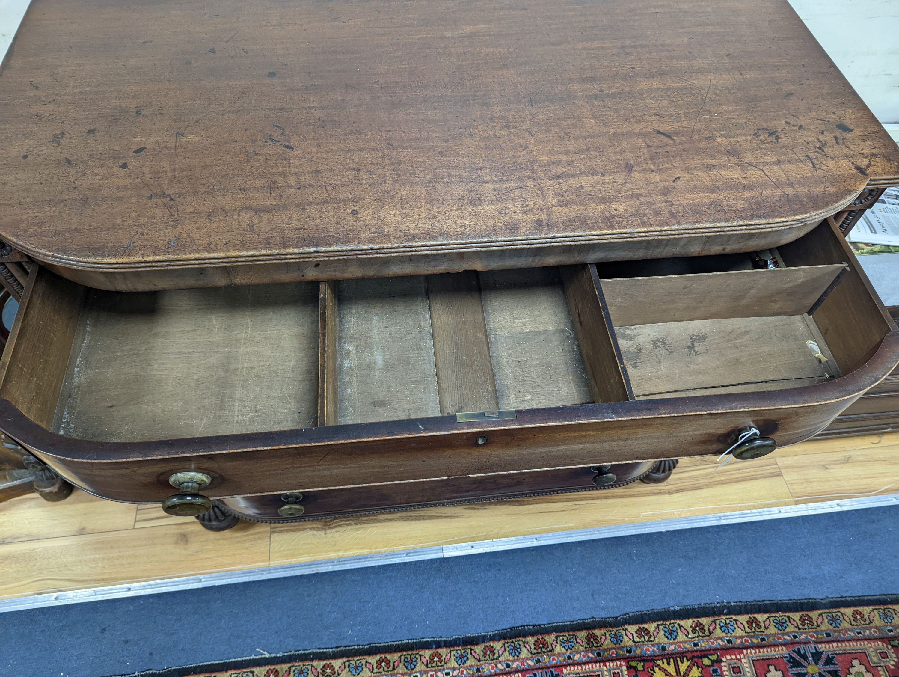 A William IV Scottish mahogany bow front chest of drawers, width 121cm, depth 57cm, height 109cm